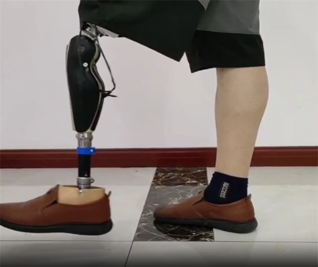 图为肌电膝关节